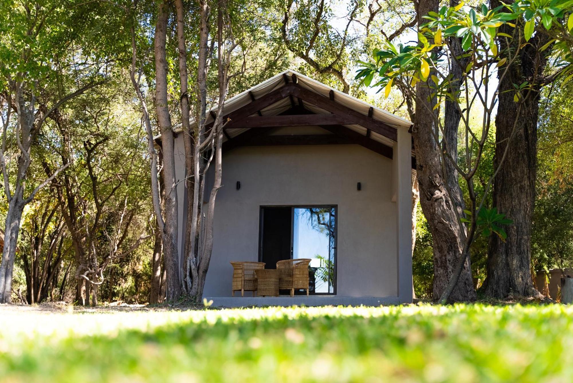 Shakawe River Lodge Екстериор снимка